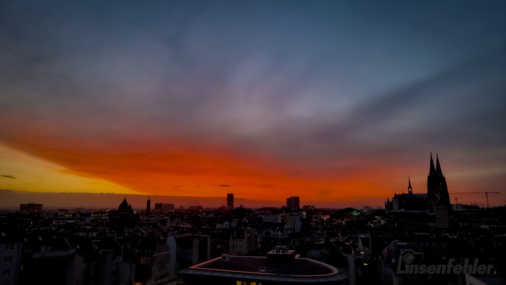 0018 – Morgenfeuer über Köln
